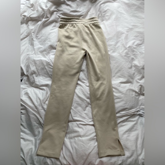 Lululemon Brushed Softstreme Split-Hem High-Rise Pant
Natural Ivory - Picture 2 of 6